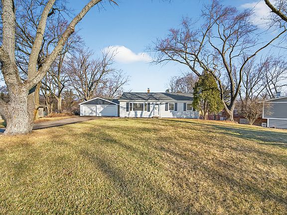 2nd image of 582 Hitchcock Ave