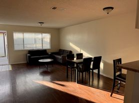 21601 Powhatan Rd, Apple Valley, CA