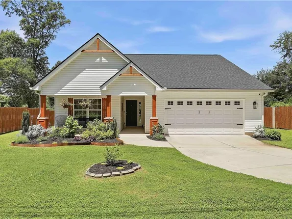 16 Watson Dr, Newnan, GA 30263