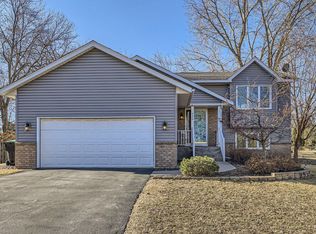 426 Forsham Lake Dr, Lino Lakes, MN 55014