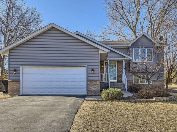 426 Forsham Lake Dr, Lino Lakes, MN 55014