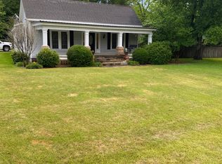 31 S Macon St, Reynolds, GA 31076