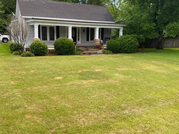 31 S Macon St, Reynolds, GA 31076