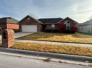 772 S Pinehurst St, Nixa, MO 65714