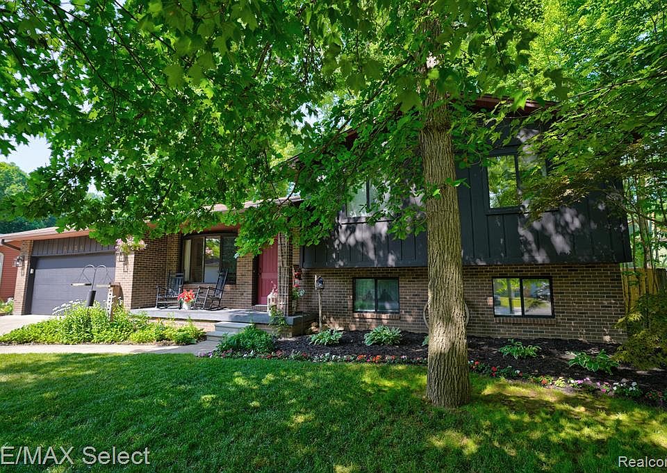 1st image of 5156 Woodstock Dr