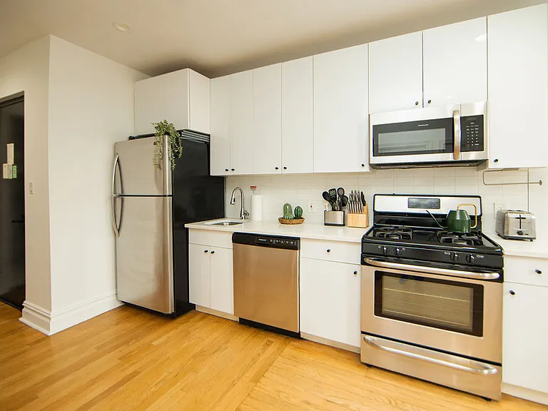 111 Greenpoint Ave #A2 — Photo 18