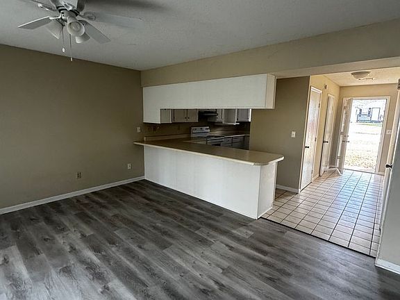 2nd image of 365 E Catherine Dr #367