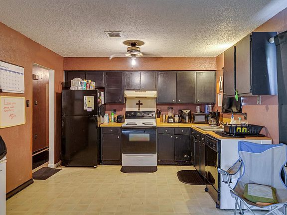 5th image of 207 Ellen Dr