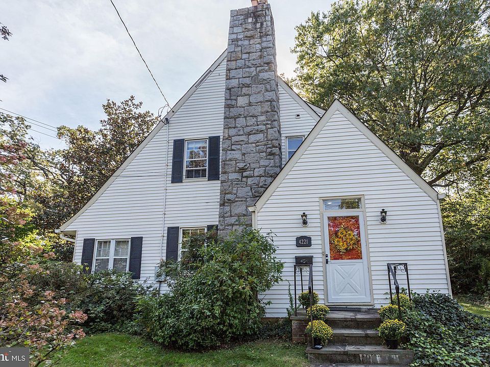 Front of house facing Sheridan