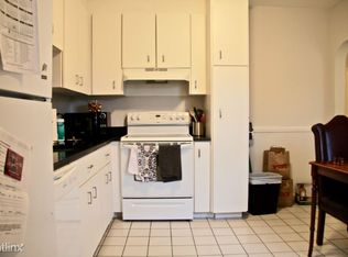 9 Devotion St APT 2L, Brookline, MA 02446