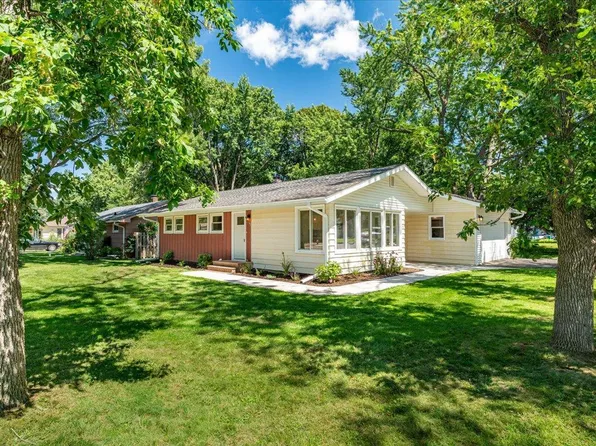 674 W Lincoln Rd, New Richmond, WI 54017