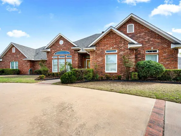 7202 NW Faircloud Dr, Lawton, OK 73505