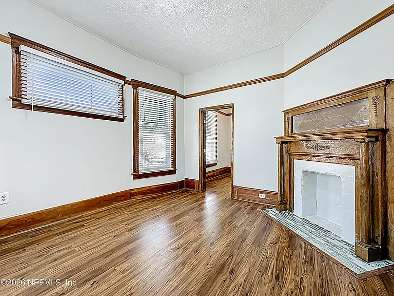 138 E Duval St — Photo 38