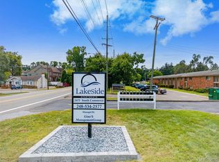 2475 S Commerce Rd APT 3, Walled Lake, MI 48390