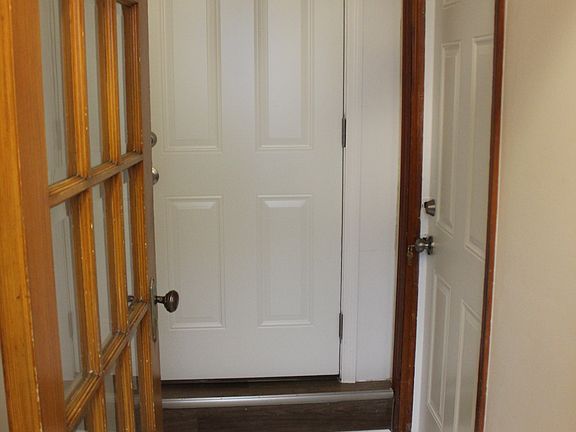 4th image of 2523 S 12th St Floor 1