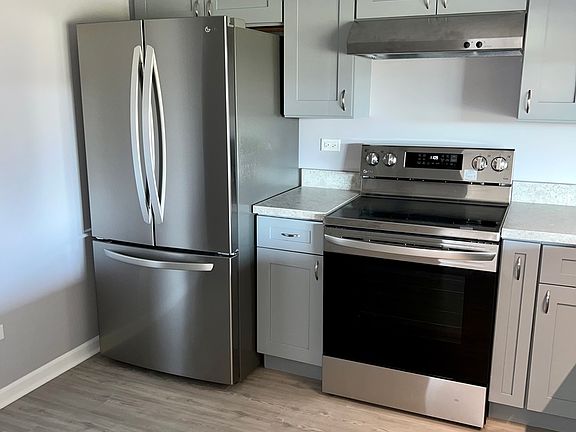 4th image of 15708 S 86th Ave #113
