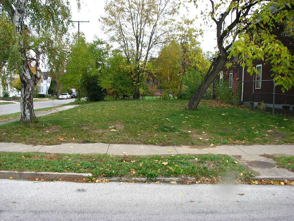 1st image of 1441 E 53rd St