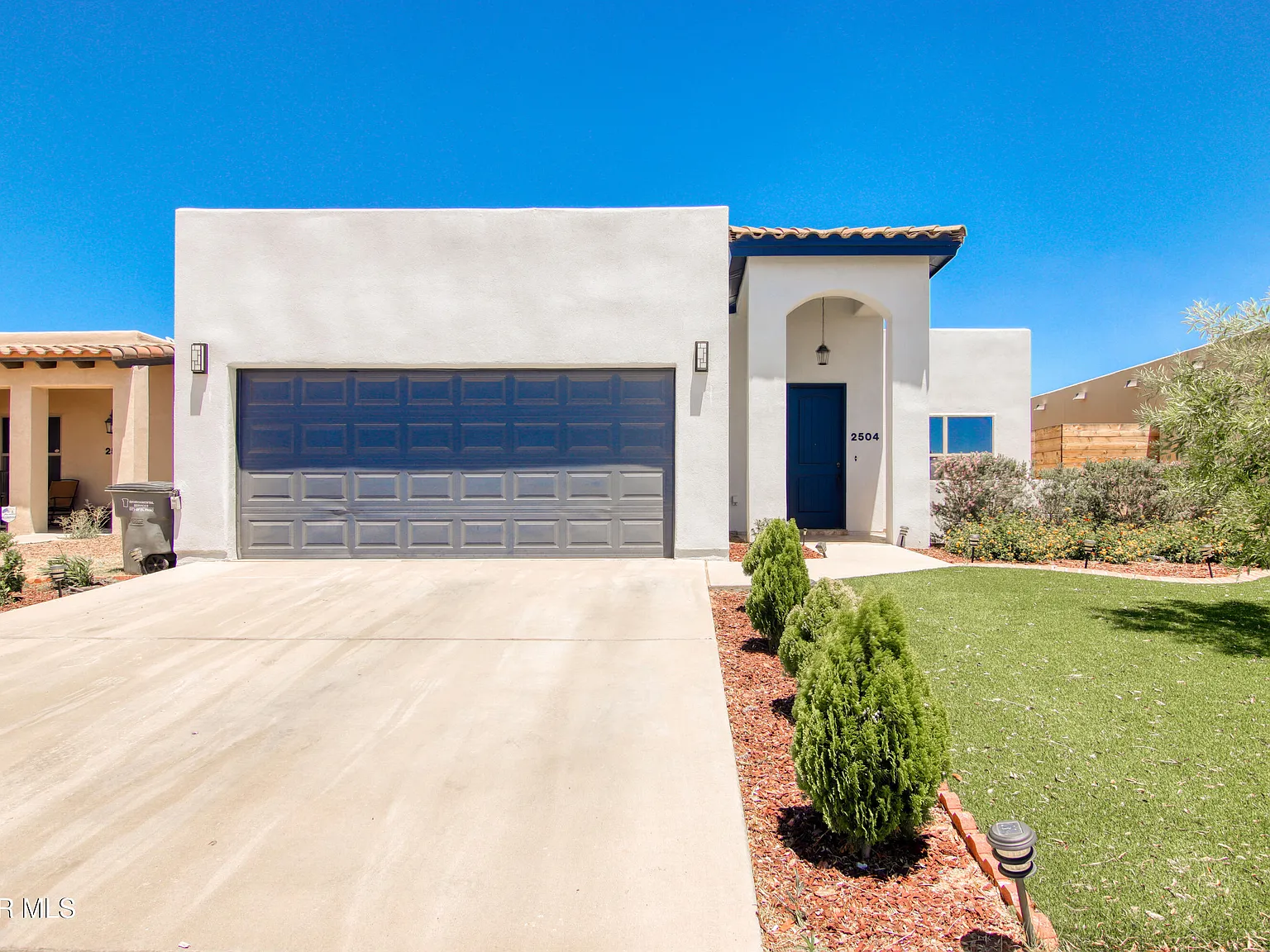 3 bed, 2.0 bath, 1337 sqft, $1,850 — Photo 2