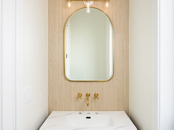 5th image of 513 W 28th Pl