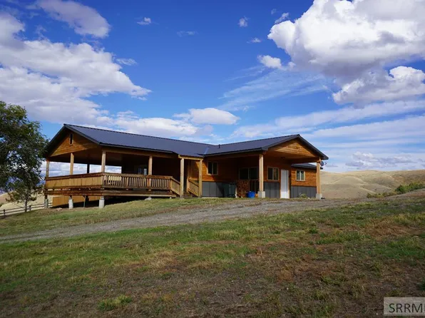 22 Sunflower Rd, Salmon, ID 83467