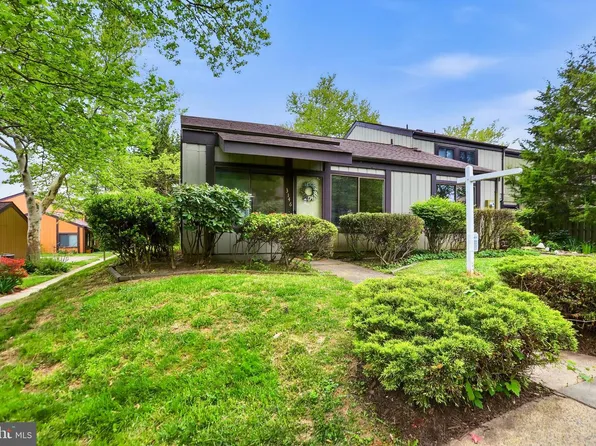 3146 Babashaw Ct, Fairfax, VA 22031