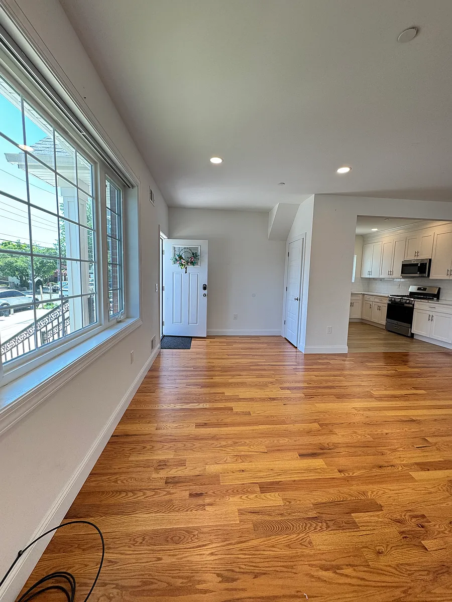 Building Photo - 873 Sinclair Ave #1
