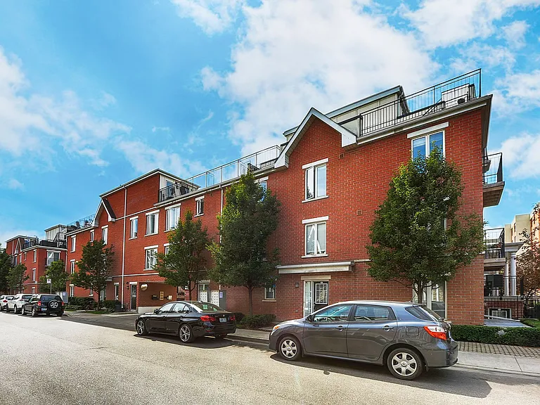16 Laidlaw St #1704-80 — Photo 3