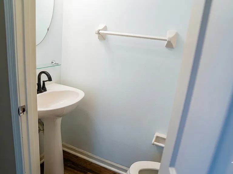 3516 King Edward Way — Photo 9