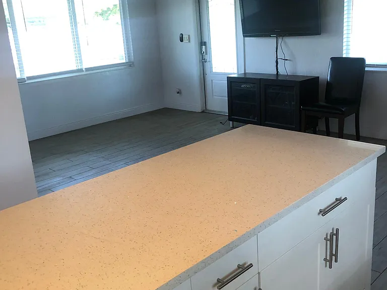 837 SW 27th St — Photo 2