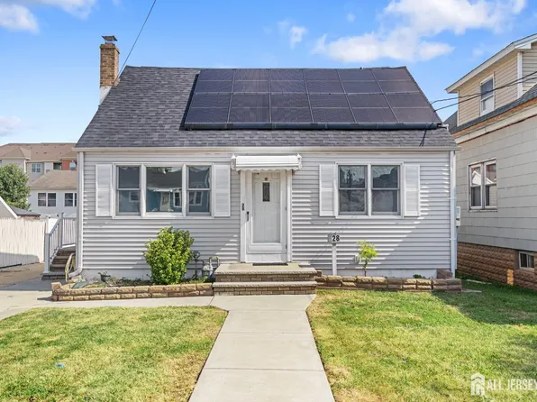28 Saint Ann St, Carteret, NJ 07008