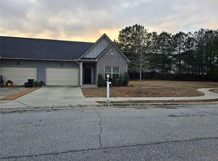 2153 Red Oak Cir, Union City, GA 30291