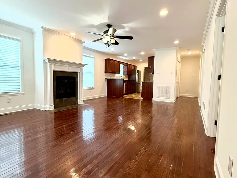 2312 Lawson Ave — Photo 9