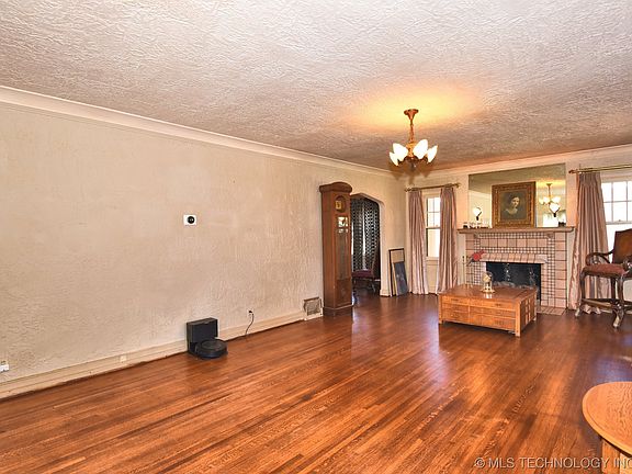 4th image of 320 S Darlington Ave