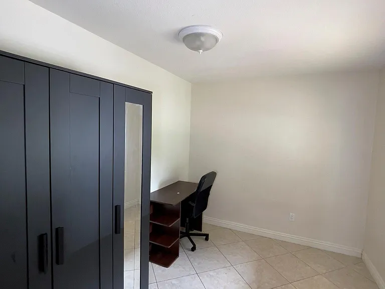 3356 Valencia Hill Dr — Photo 8