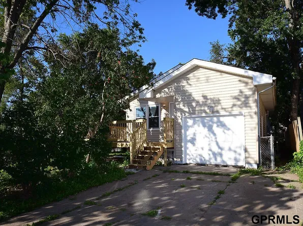 4988 Marshall Dr, Omaha, NE 68137