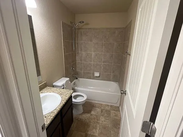 1 bed, 1671 sqft, $1,000 — Photo 1