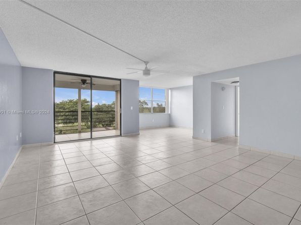 900 Saint Charles Pl APT 510, Hollywood, FL 33026