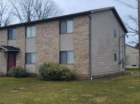 607 Myron St APT 4, Hubbard, OH 44425