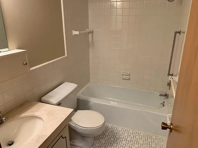 Indian Village Apartments — Photo 9