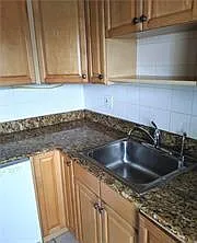 2555 NE 11th St #803 — Photo 7