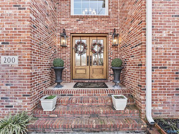 3rd image of 200 Tea Rose Ct