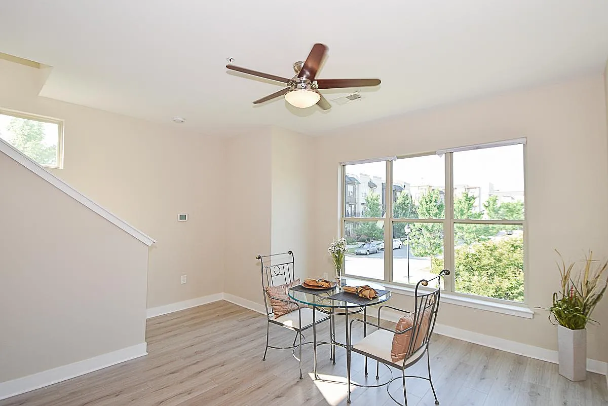 Building Photo - 853 Seigle Point Dr