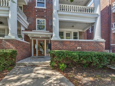 4314 Oak St APT 1N, Kansas City, MO, 64111