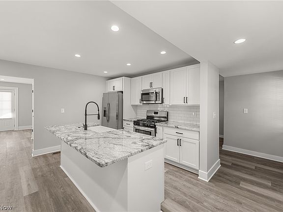 3rd image of 37384 Detroit Rd