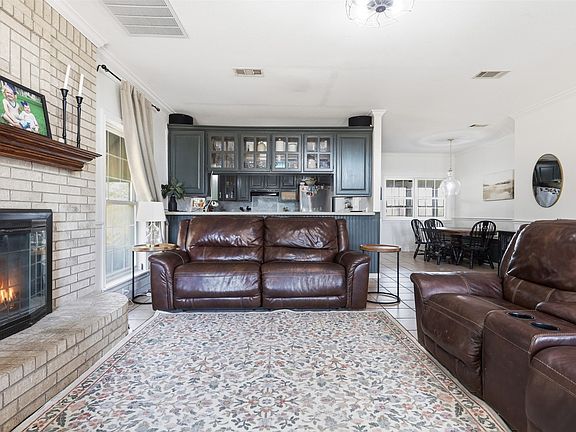 5th image of 2116 Woodard Ave