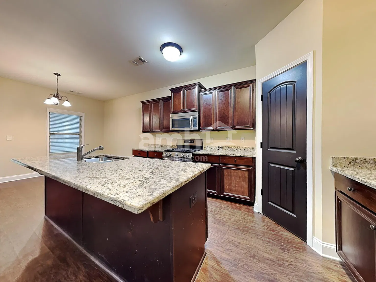 5 bed, 3.0 bath, 2728 sqft, $2,655 — Photo 3