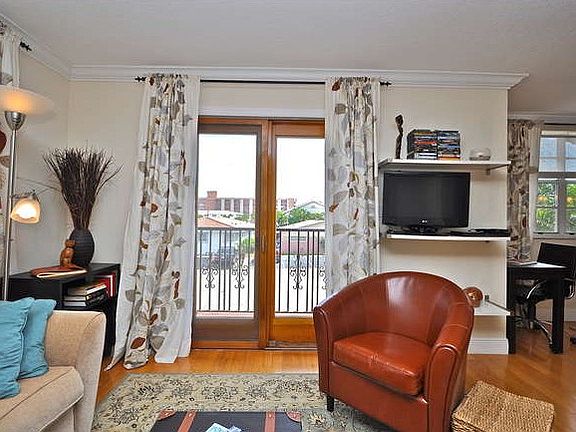 5th image of 4525 Poinciana St APT 7