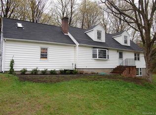 33 Sky Edge Dr, Bethel, CT 06801