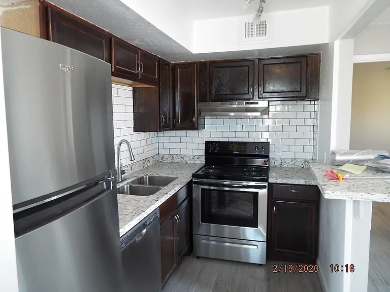 804 W 2nd St #C — Photo 1