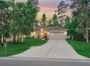 11527 Walden Rd, Montgomery, TX 77356